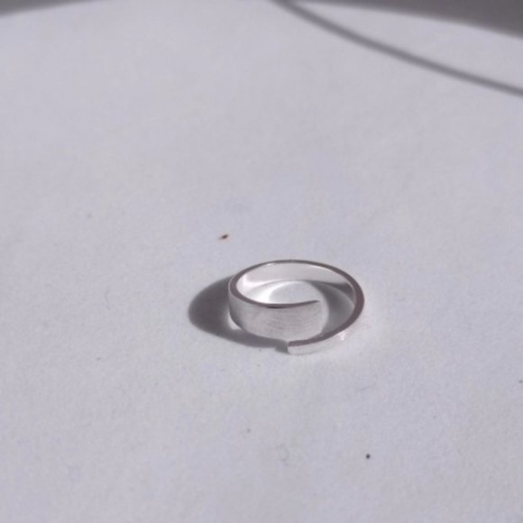 🍒 S925 WRAP Brushed Ring - Picture 7 of 7